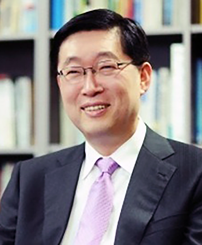 Dr. Moon Jang Lee